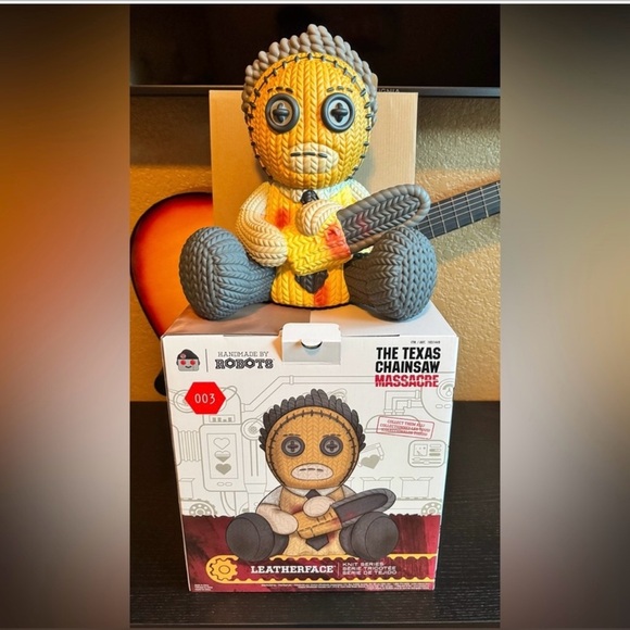 Handmade By Robots 12" Large Vinyl Knit
Series Figure - 003 Leatherface - Picture 9 of 11